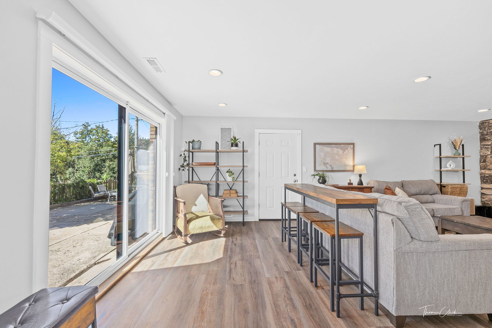 418 Kipling Court Wheaton, IL 60187 - Photo 18 of 47 a living room with furniture and a wooden floor