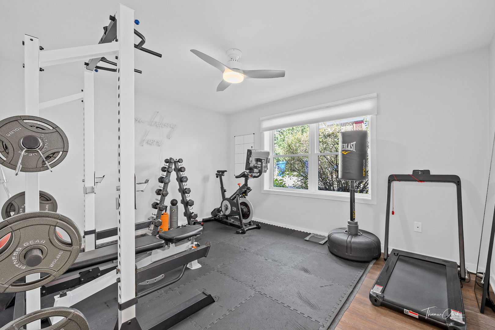 418 Kipling Court Wheaton, IL 60187 - Photo 20 of 47 a view of a room with gym equipment