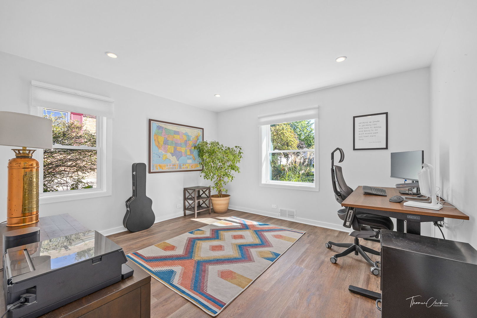 418 Kipling Court Wheaton, IL 60187 - Photo 21 of 47 a workspace with furniture and window