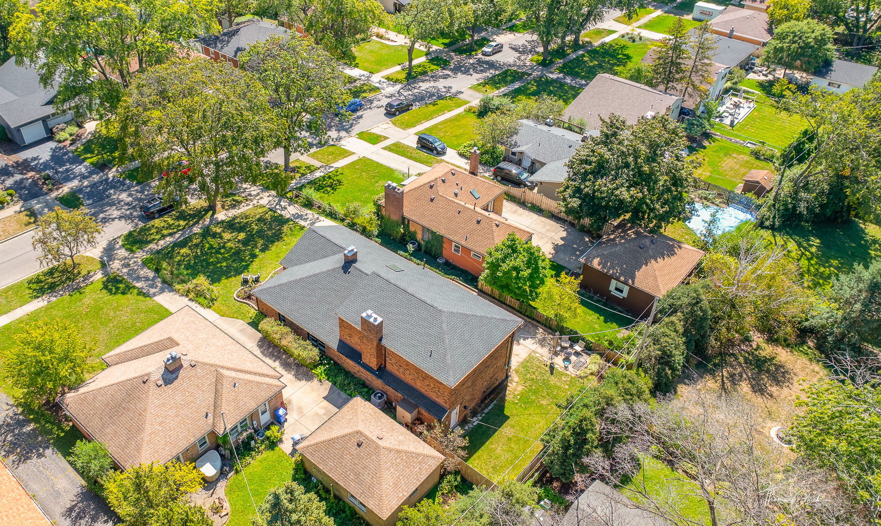 418 Kipling Court Wheaton, IL 60187 - Photo 36 of 47 an aerial view of residential house with swimming pool