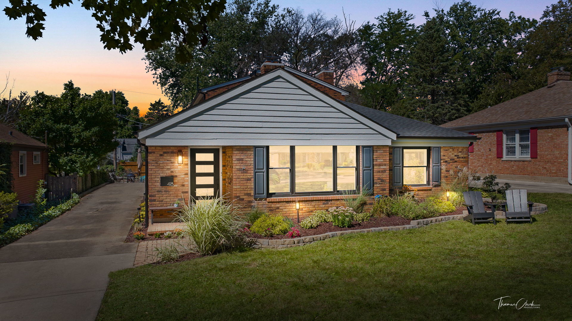 418 Kipling Court Wheaton, IL 60187 - Photo 47 of 47 a front view of a house with garden