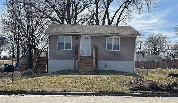 2040 Harris Madison, IL 62060 - Photo 2 of 26