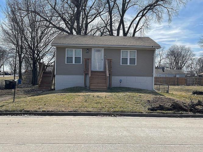 2040 Harris Madison, IL 62060 - Photo 3 of 26