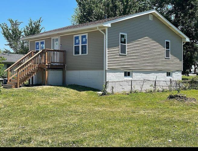 2040 Harris Madison, IL 62060 - Photo 4 of 26