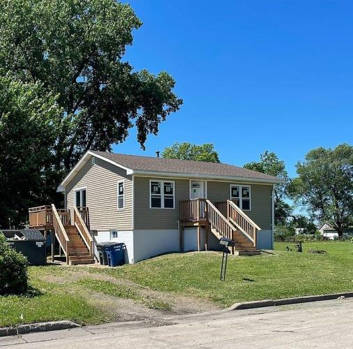 2040 Harris Madison, IL 62060 - Photo 5 of 26