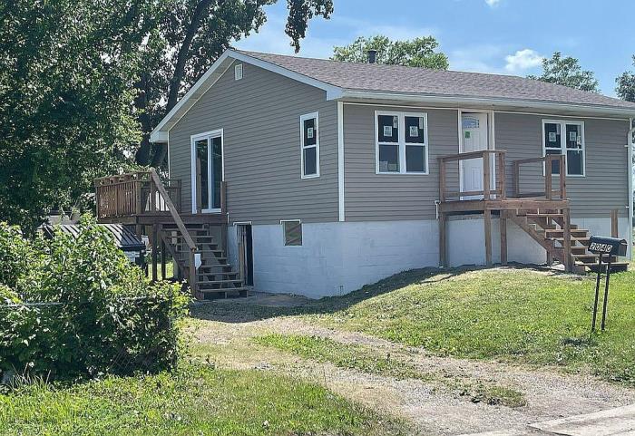 2040 Harris Madison, IL 62060 - Photo 6 of 26