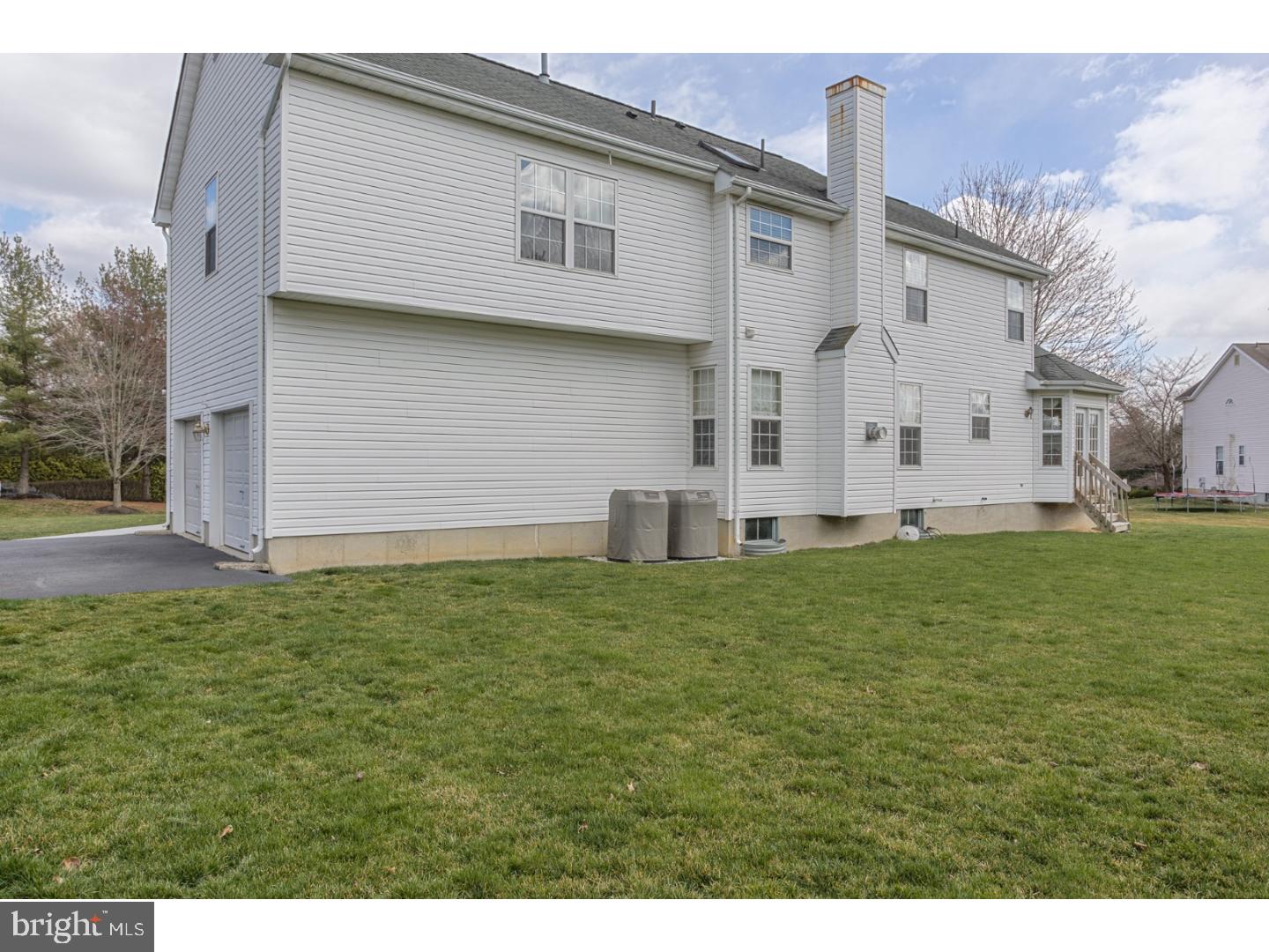 319 Meadowbrook Road Robbinsville, NJ 08691 - Photo 3 of 25 Exterior Back