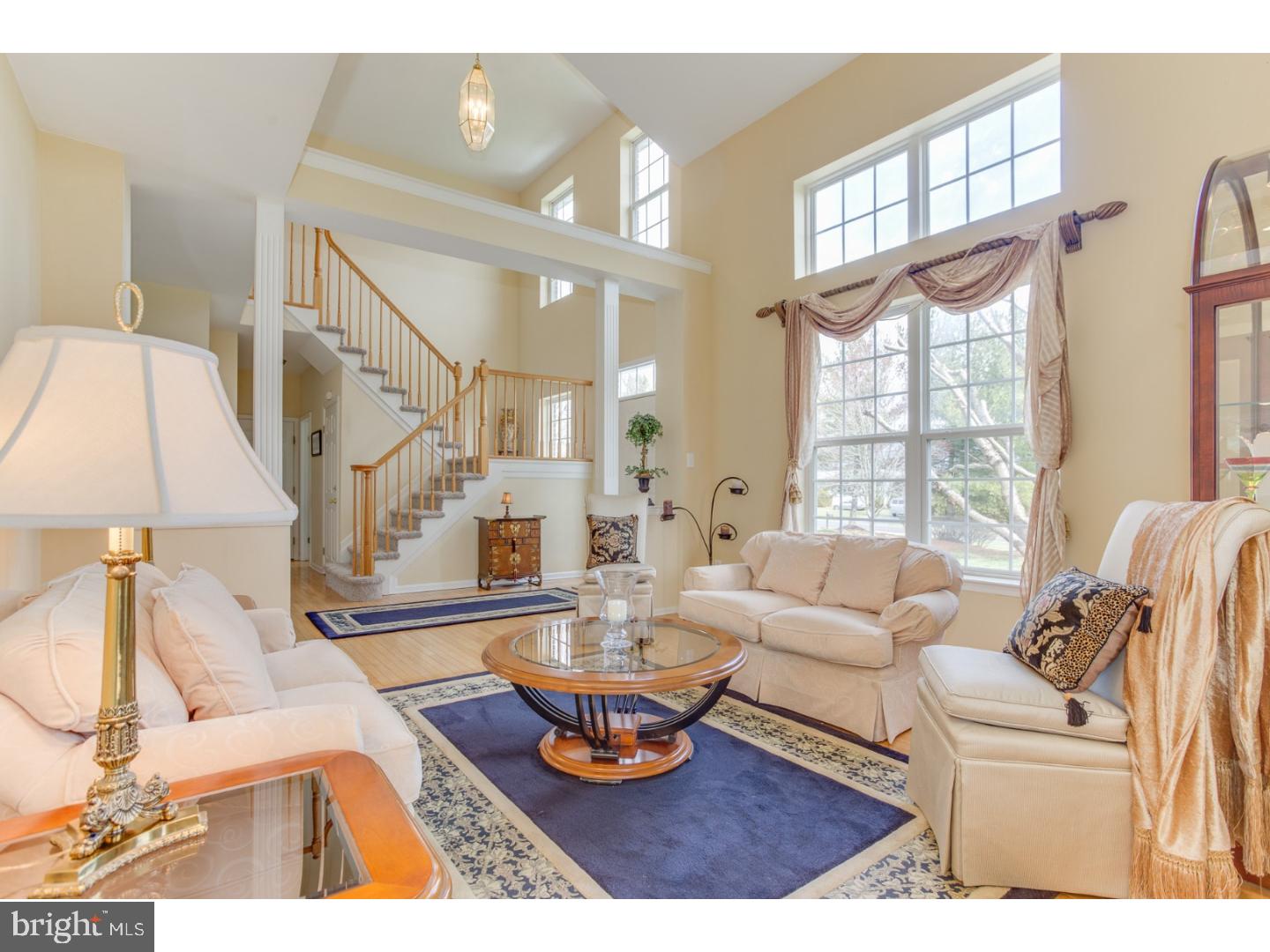 319 Meadowbrook Road Robbinsville, NJ 08691 - Photo 6 of 25 Living Room
