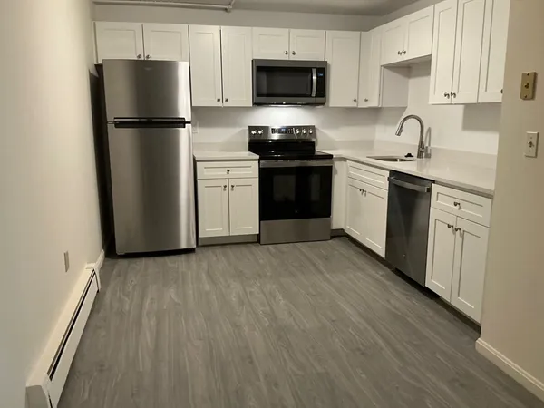 $2,275 | 121 North Street, Unit 2, Medfield, MA 02052