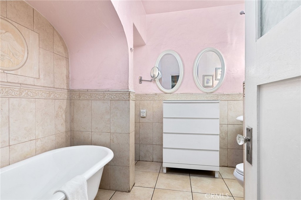 4202 University Riverside, CA 92501 - Photo 38 of 53 a bathroom with a toilet and a vanity