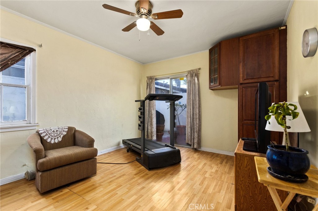 4202 University Riverside, CA 92501 - Photo 41 of 53 a living room with furniture