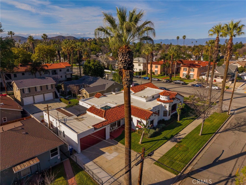 4202 University Riverside, CA 92501 - Photo 51 of 53 a view of a balcony with plants and outdoor seating