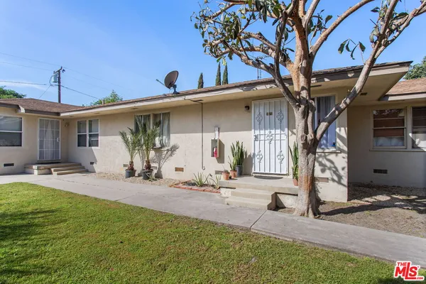 $958,700 | 1624 West Summit Street, Long Beach, CA 90810
