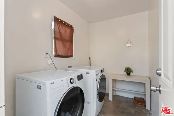 $958,700 | 1624 West Summit Street, Long Beach, CA 90810