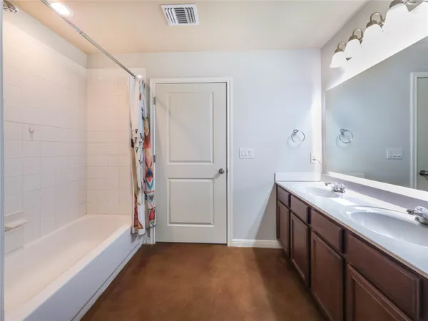 $1,900 | 120 Lost Oaks Court, Liberty Hill, TX 78642