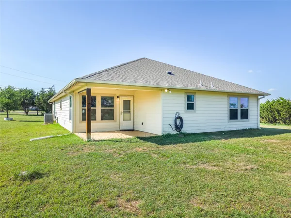 $1,900 | 120 Lost Oaks Court, Liberty Hill, TX 78642