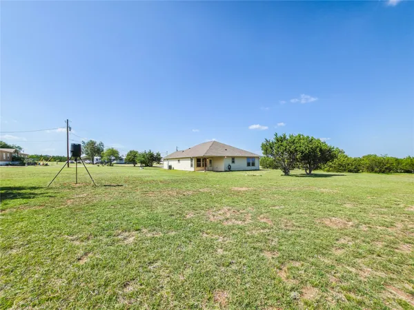 $1,900 | 120 Lost Oaks Court, Liberty Hill, TX 78642