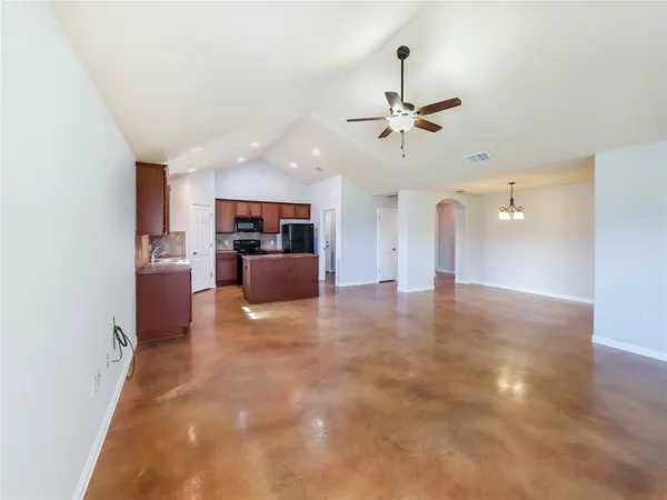 $1,900 | 120 Lost Oaks Court, Liberty Hill, TX 78642