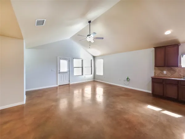 $1,900 | 120 Lost Oaks Court, Liberty Hill, TX 78642