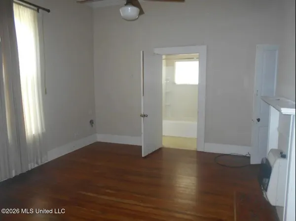 $950 | 8009 Mccomb Hville Road, McComb, MS 39648