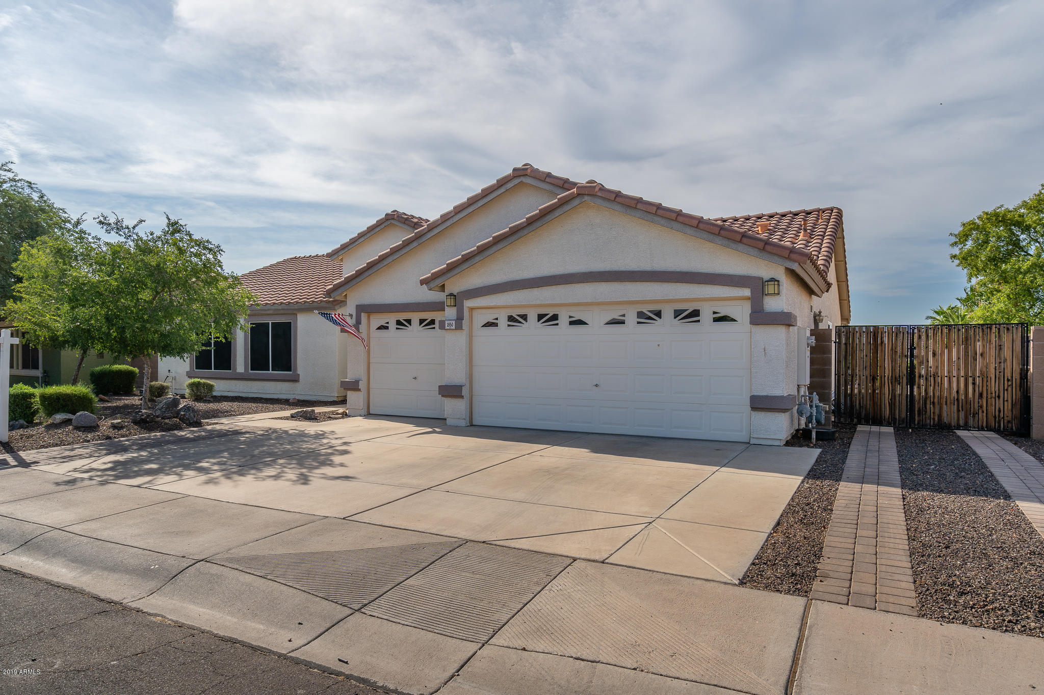 1850 East Apollo Road Phoenix, AZ 85042 - Photo 2 of 40 Front