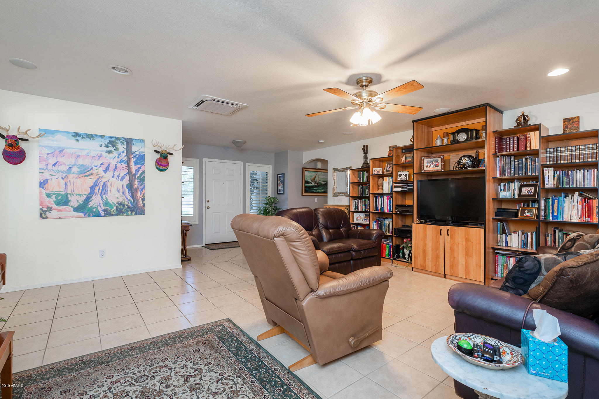 1850 East Apollo Road Phoenix, AZ 85042 - Photo 8 of 40 Living Room