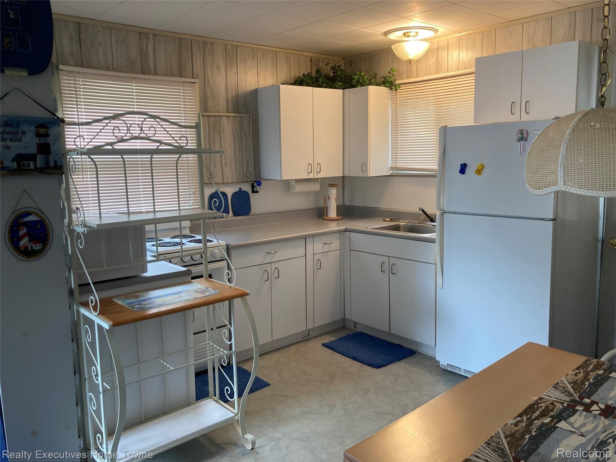7304 Birchcrest Road Lexington, MI 48450 - Photo 6 of 25 IMG_4333.JPG