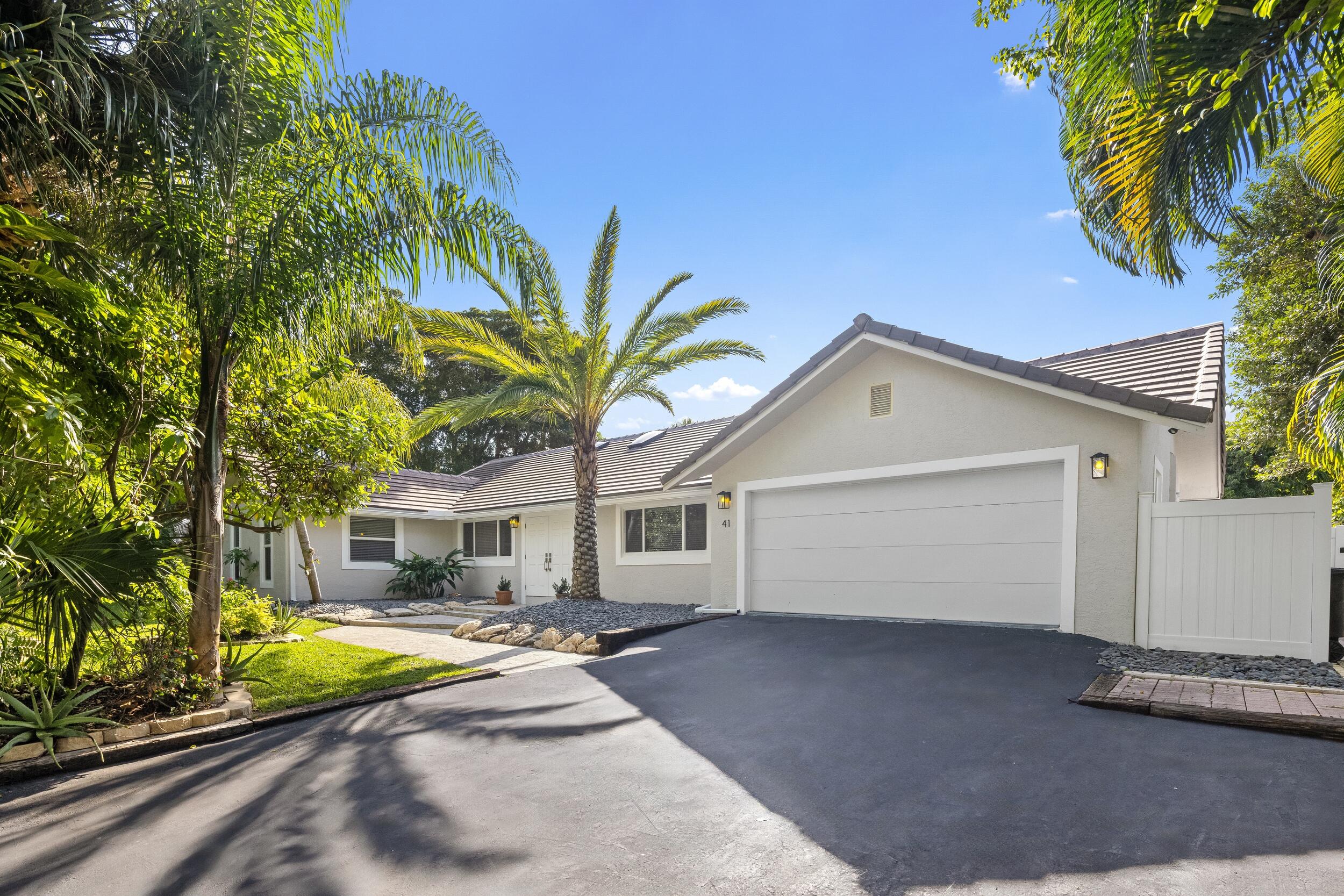 41 Coconut Lane Ocean Ridge, FL 33435 - Photo 35 of 42 Front