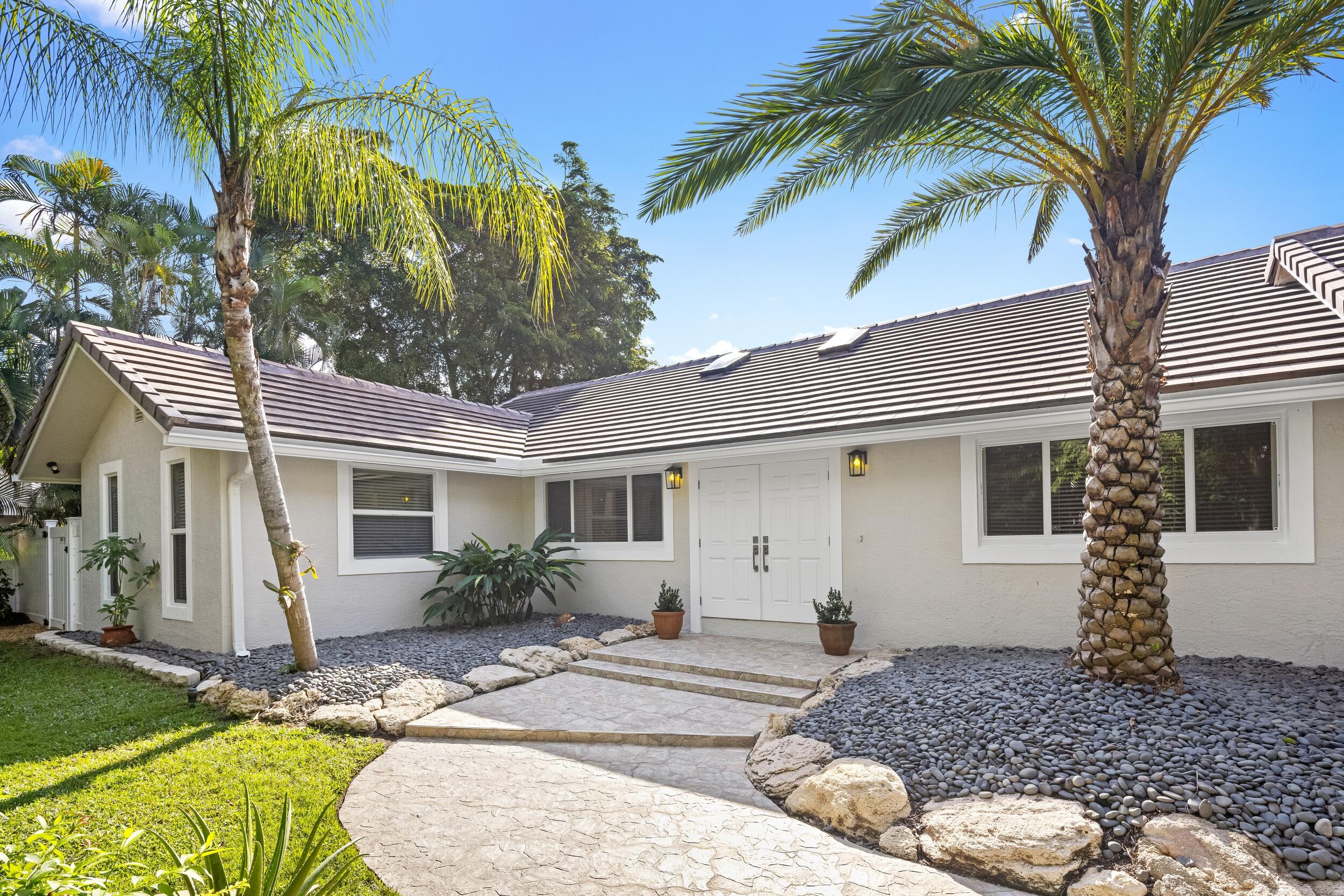 41 Coconut Lane Ocean Ridge, FL 33435 - Photo 4 of 42 Front