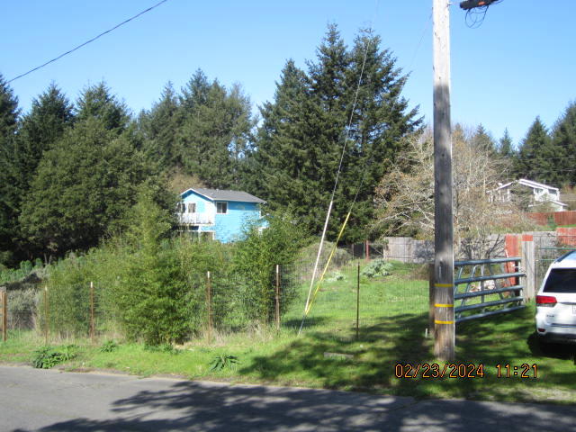 209 Spring Road Shelter Cove, CA 95589 - Photo 5 of 27 IMG_4460