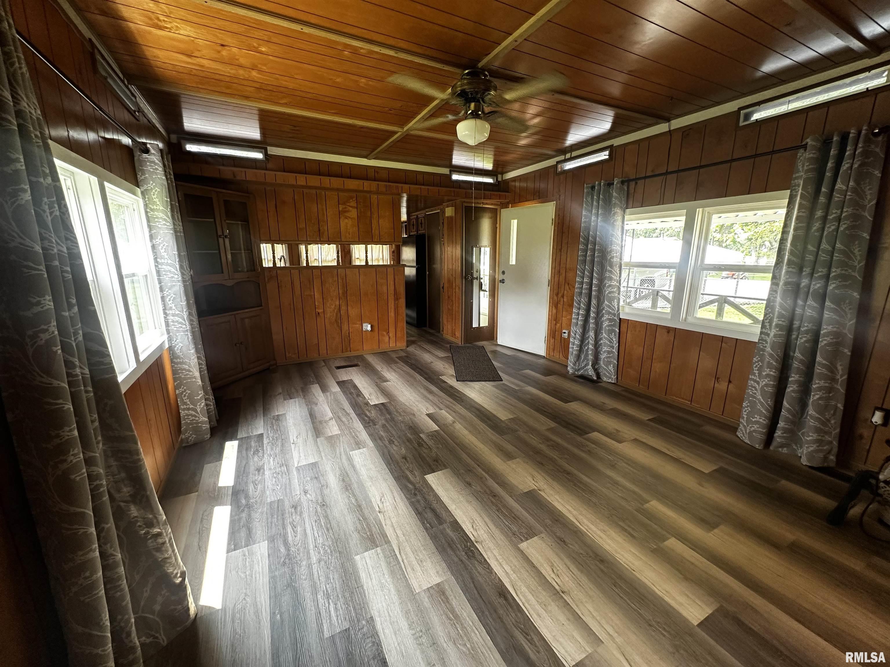 516 Walnut Hill Road Centralia, IL 62801 - Photo 2 of 11