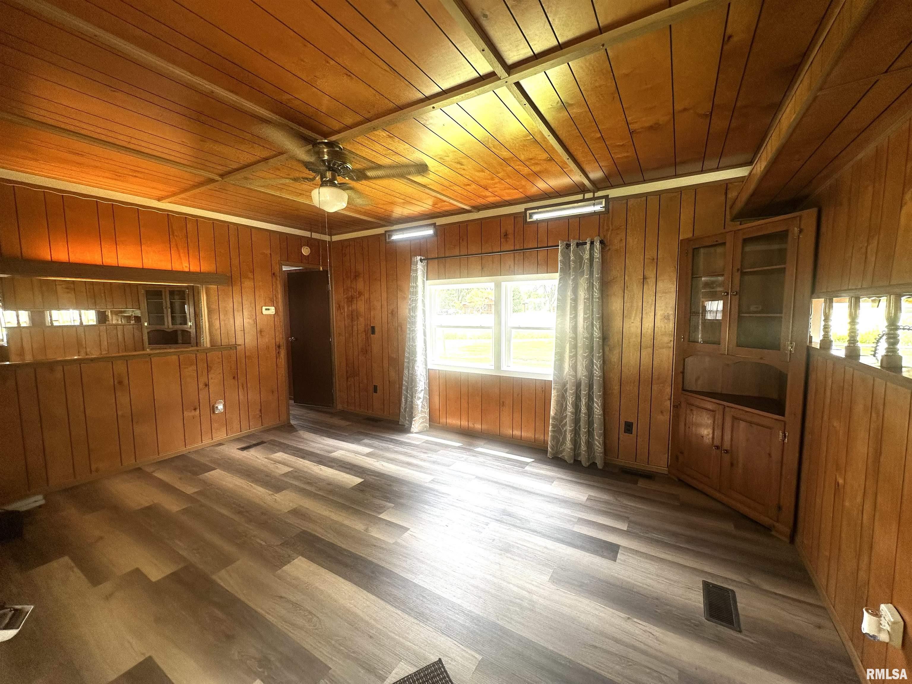 516 Walnut Hill Road Centralia, IL 62801 - Photo 3 of 11