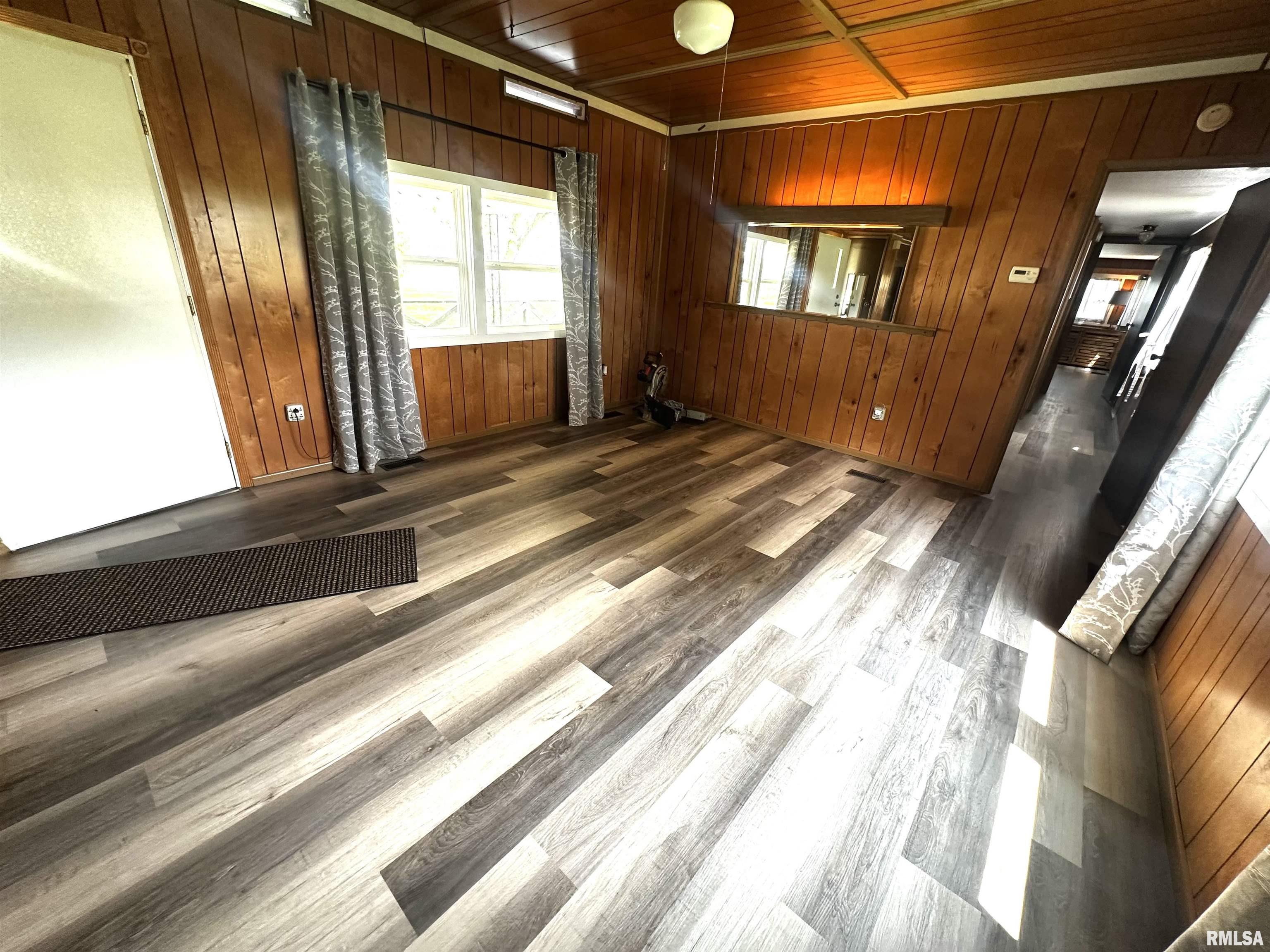 516 Walnut Hill Road Centralia, IL 62801 - Photo 4 of 11