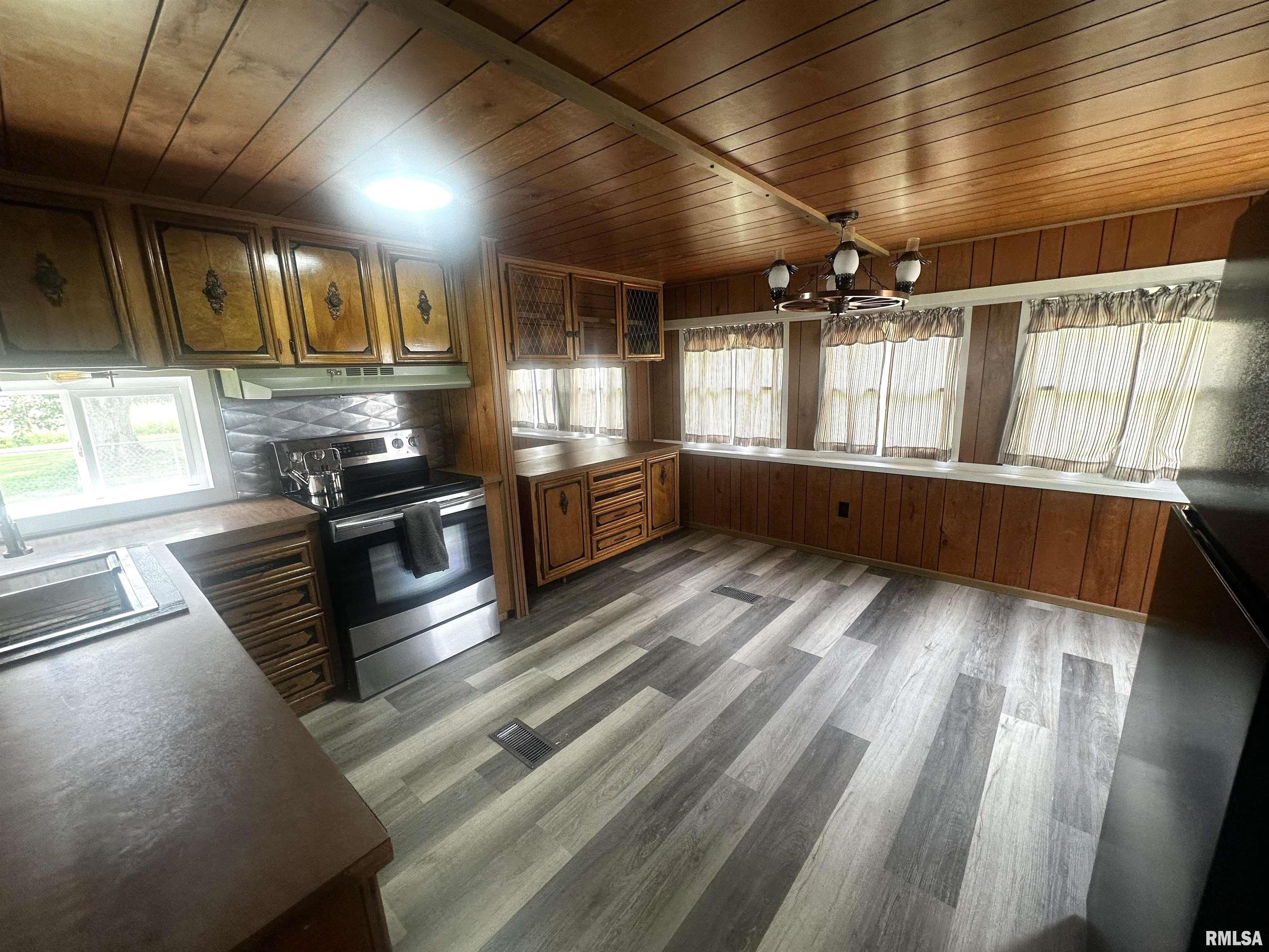 516 Walnut Hill Road Centralia, IL 62801 - Photo 5 of 11