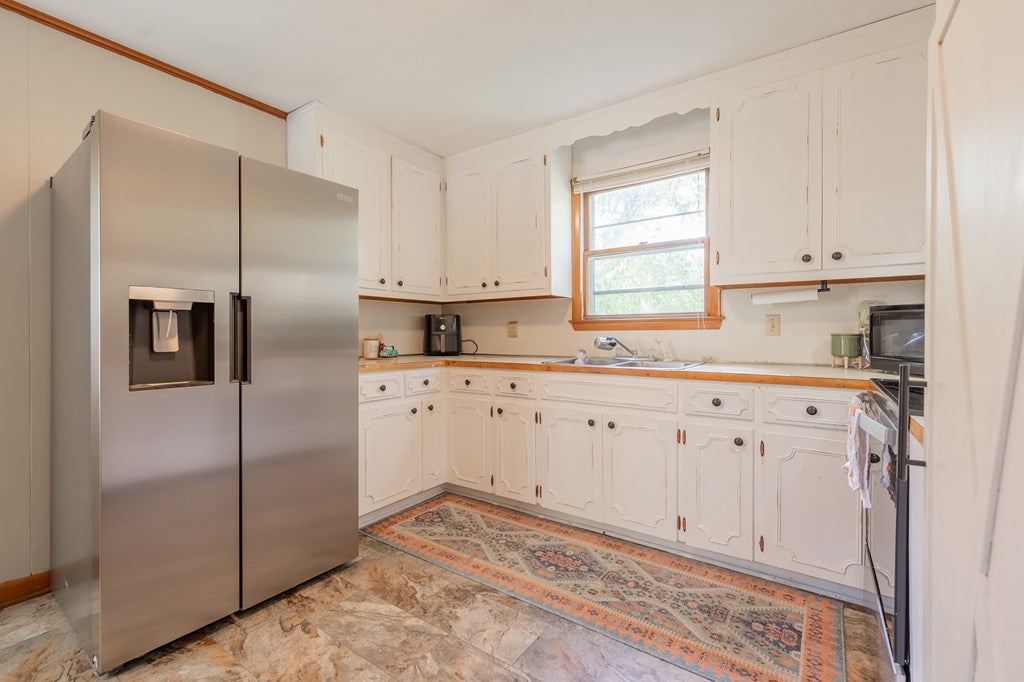 4765 Robinson Tract Road Pulaski, VA 24301 - Photo 15 of 61 Gallery Image 15
