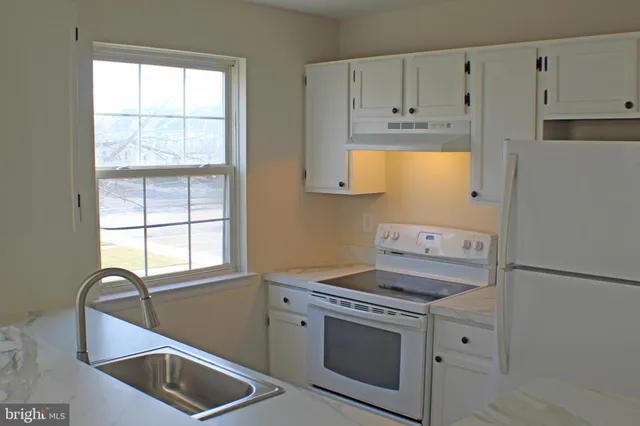 $254,900 | 27 Foxglove Drive, Delran, NJ 08075