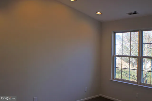 $254,900 | 27 Foxglove Drive, Delran, NJ 08075