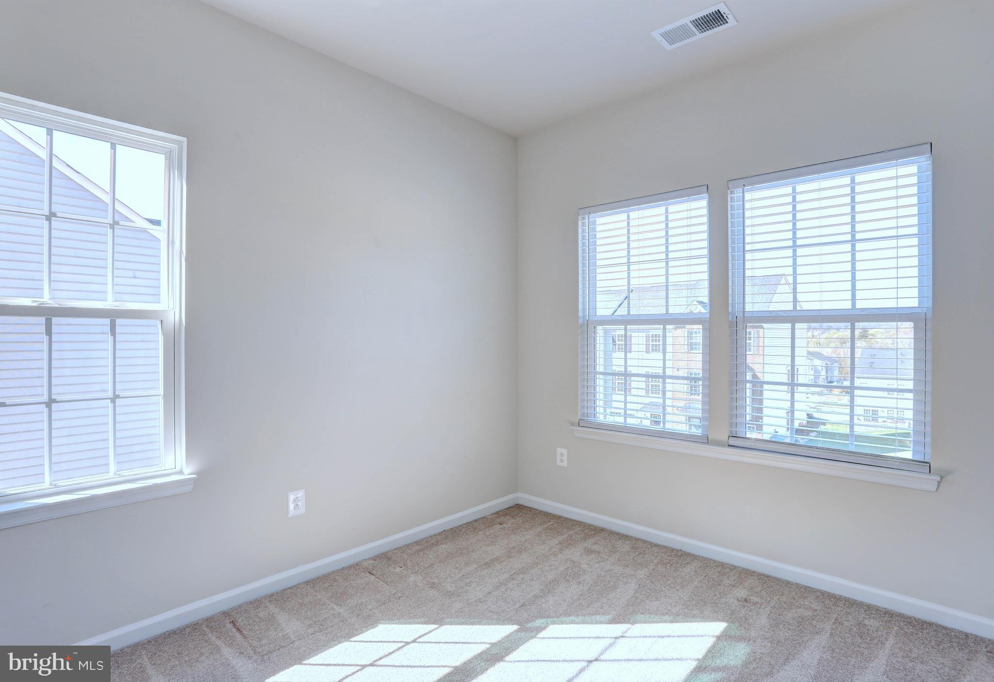 1811 Wind Gate Road Baltimore, MD 21227 - Photo 15 of 37