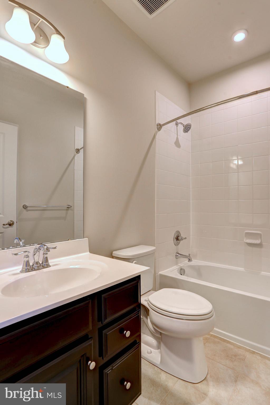 1811 Wind Gate Road Baltimore, MD 21227 - Photo 18 of 37