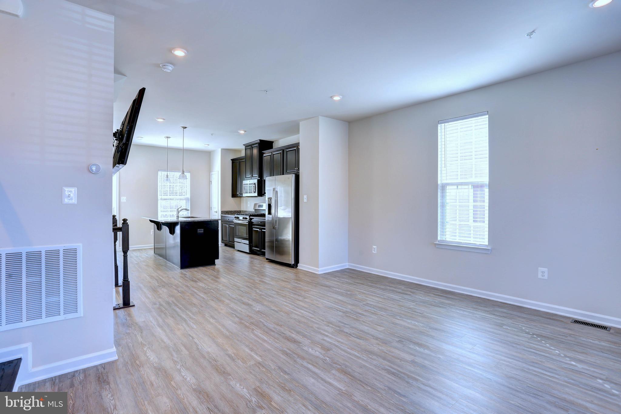 1811 Wind Gate Road Baltimore, MD 21227 - Photo 7 of 37