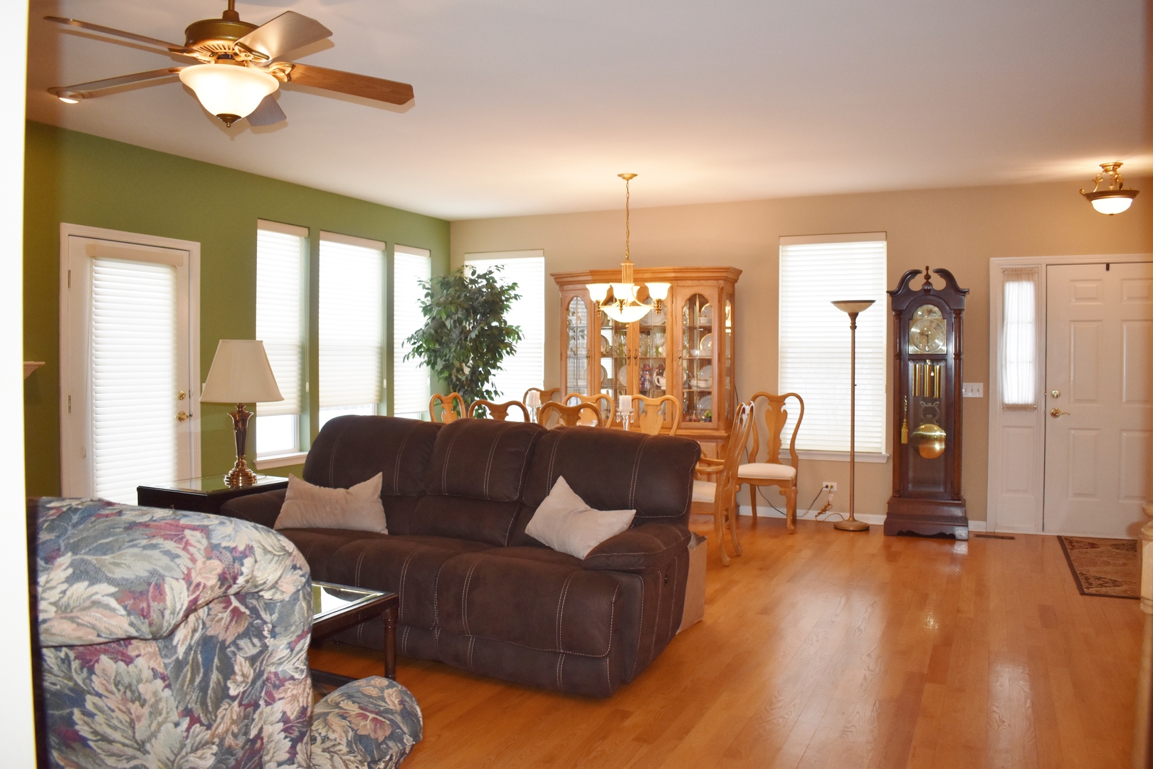 309 Ridge Road North Aurora, IL 60542 - Photo 2 of 16 a living room with furniture and a large window