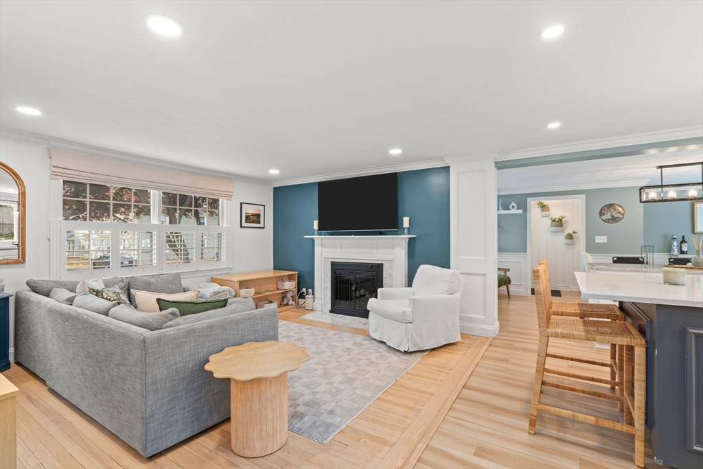 18 Laurel Road Norwood, MA 02062 - Photo 3 of 41 Gallery Image 3