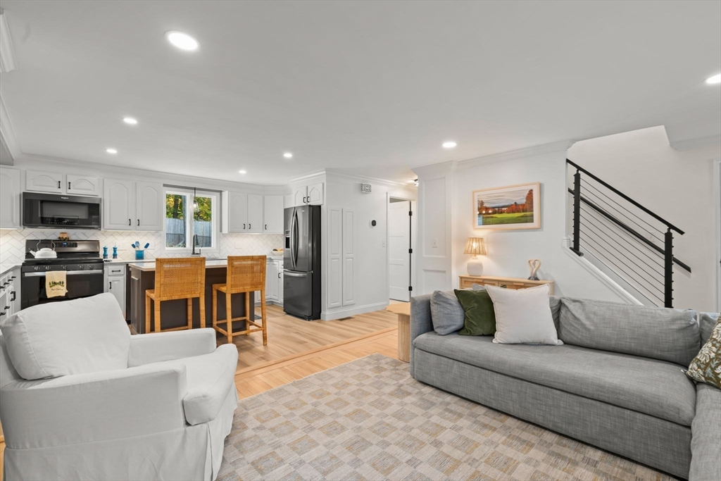 18 Laurel Road Norwood, MA 02062 - Photo 4 of 41 Gallery Image 4
