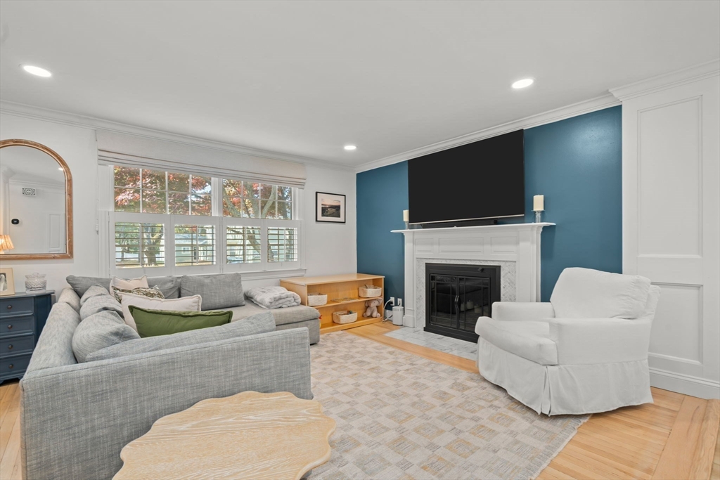 18 Laurel Road Norwood, MA 02062 - Photo 5 of 41 Gallery Image 5