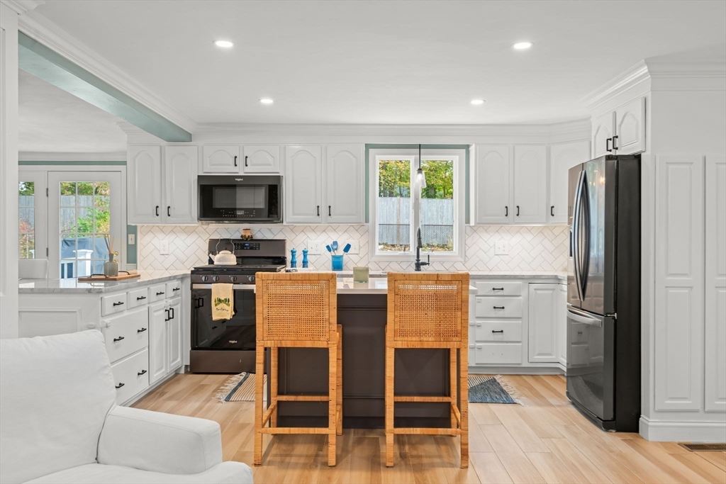 18 Laurel Road Norwood, MA 02062 - Photo 6 of 41 Gallery Image 6