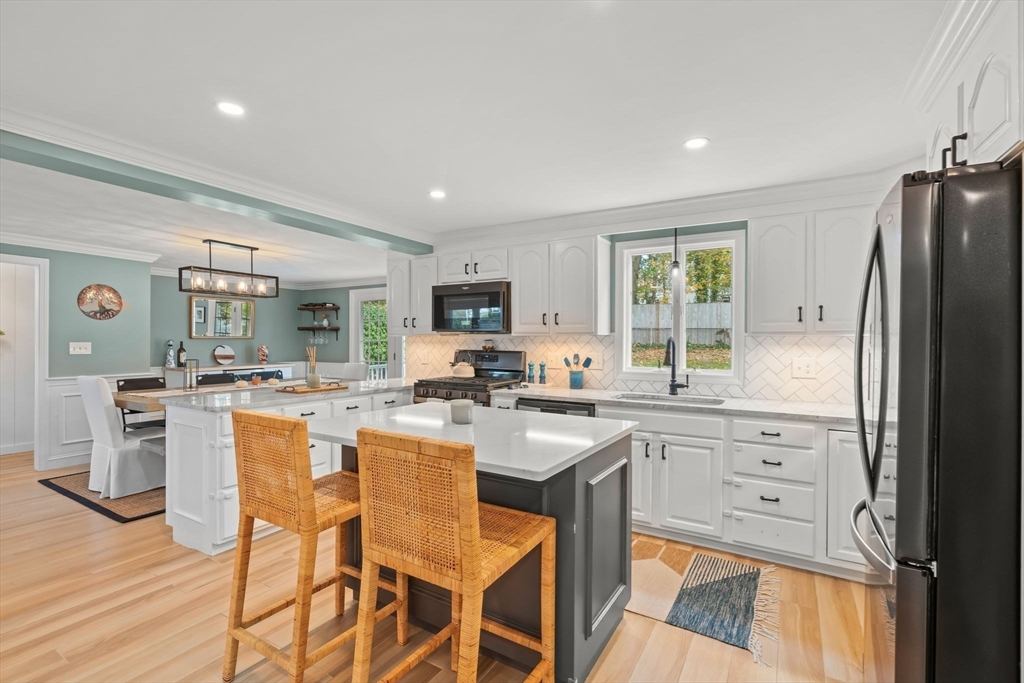 18 Laurel Road Norwood, MA 02062 - Photo 7 of 41 Gallery Image 7