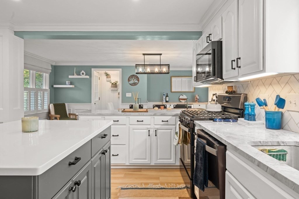 18 Laurel Road Norwood, MA 02062 - Photo 10 of 41 Gallery Image 10