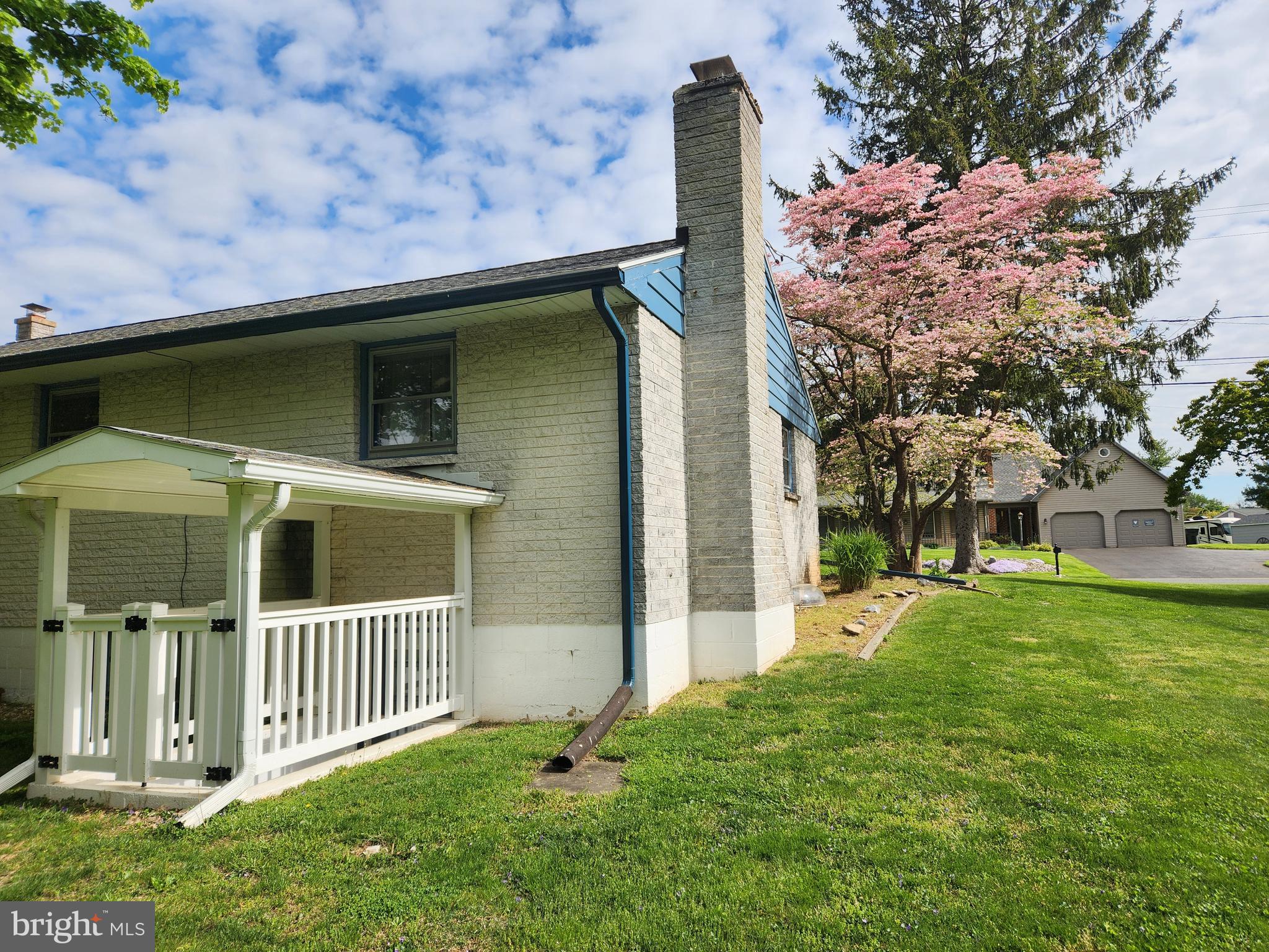 420 Owl Hill Road Lititz, PA 17543 - Photo 4 of 38 a front view of a house with a yard