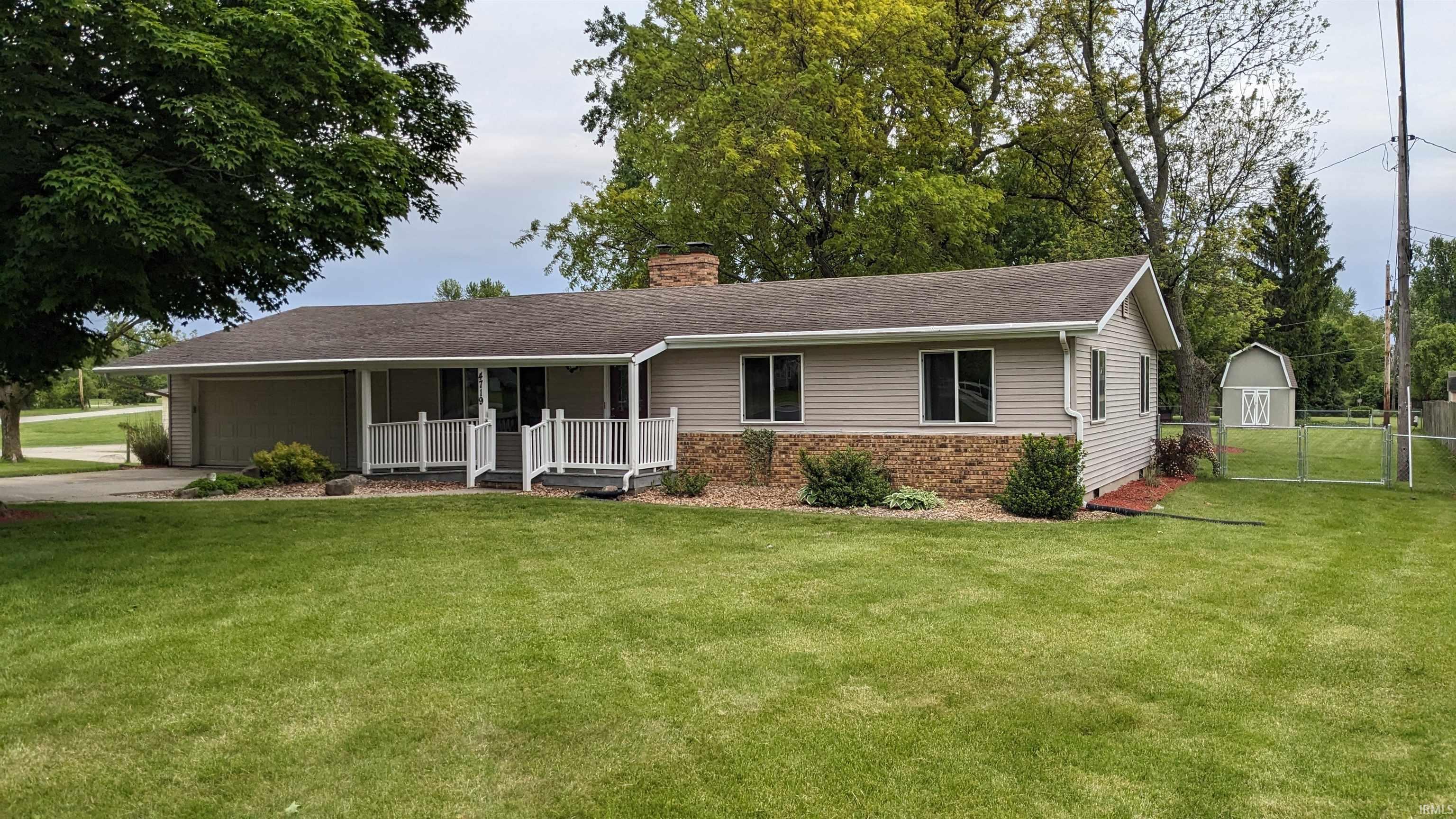 4719 Leesburg Road Fort Wayne, IN 46808 - Photo 1 of 27