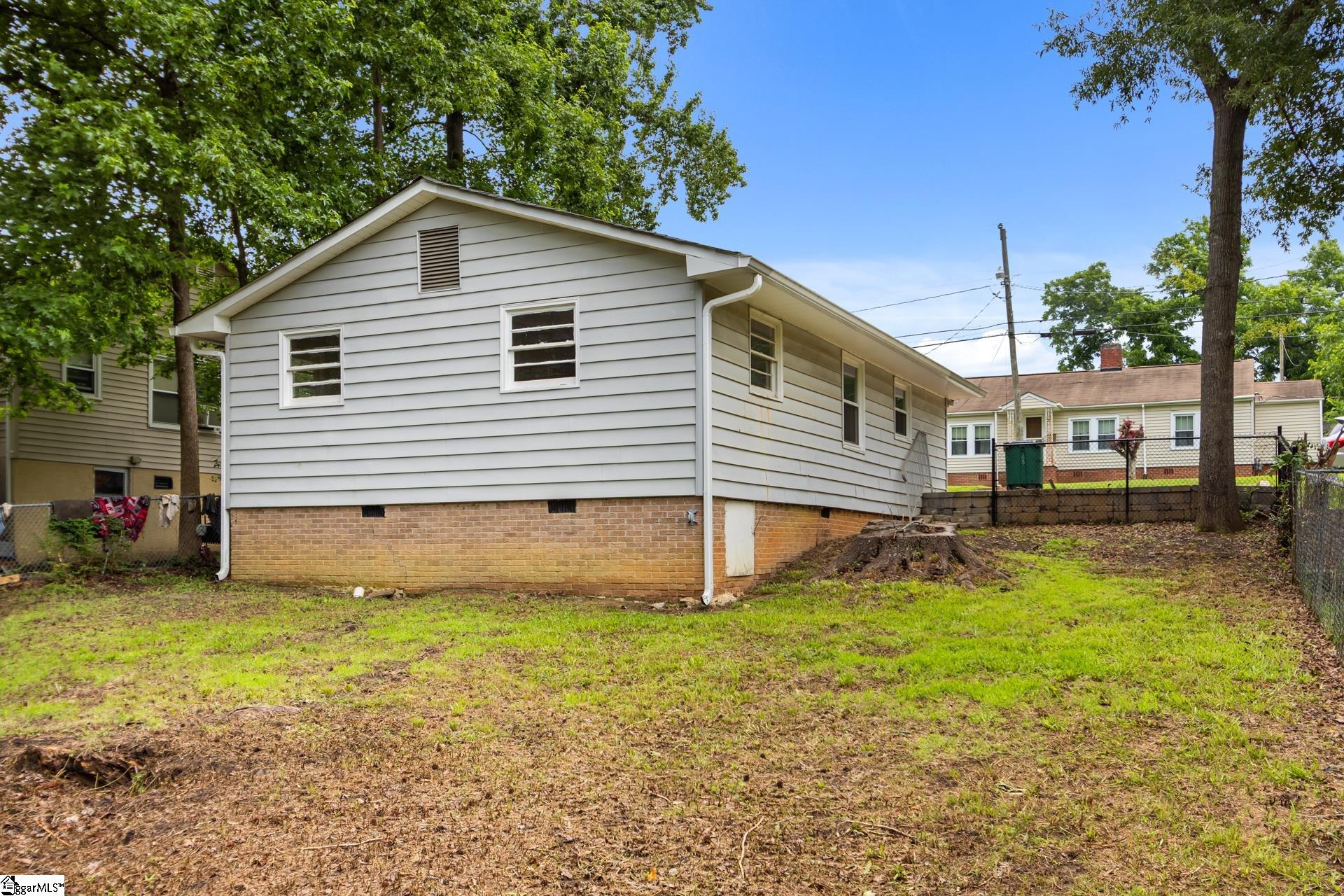 203 Shands Street Clinton, SC 29325 - Photo 27 of 28